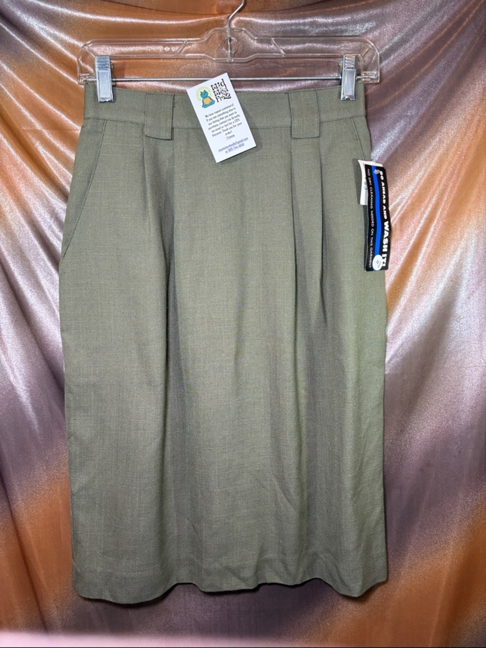 Vintage 80’s 25” waist (!) Olive Green Classic Knee-Length Skirt 152